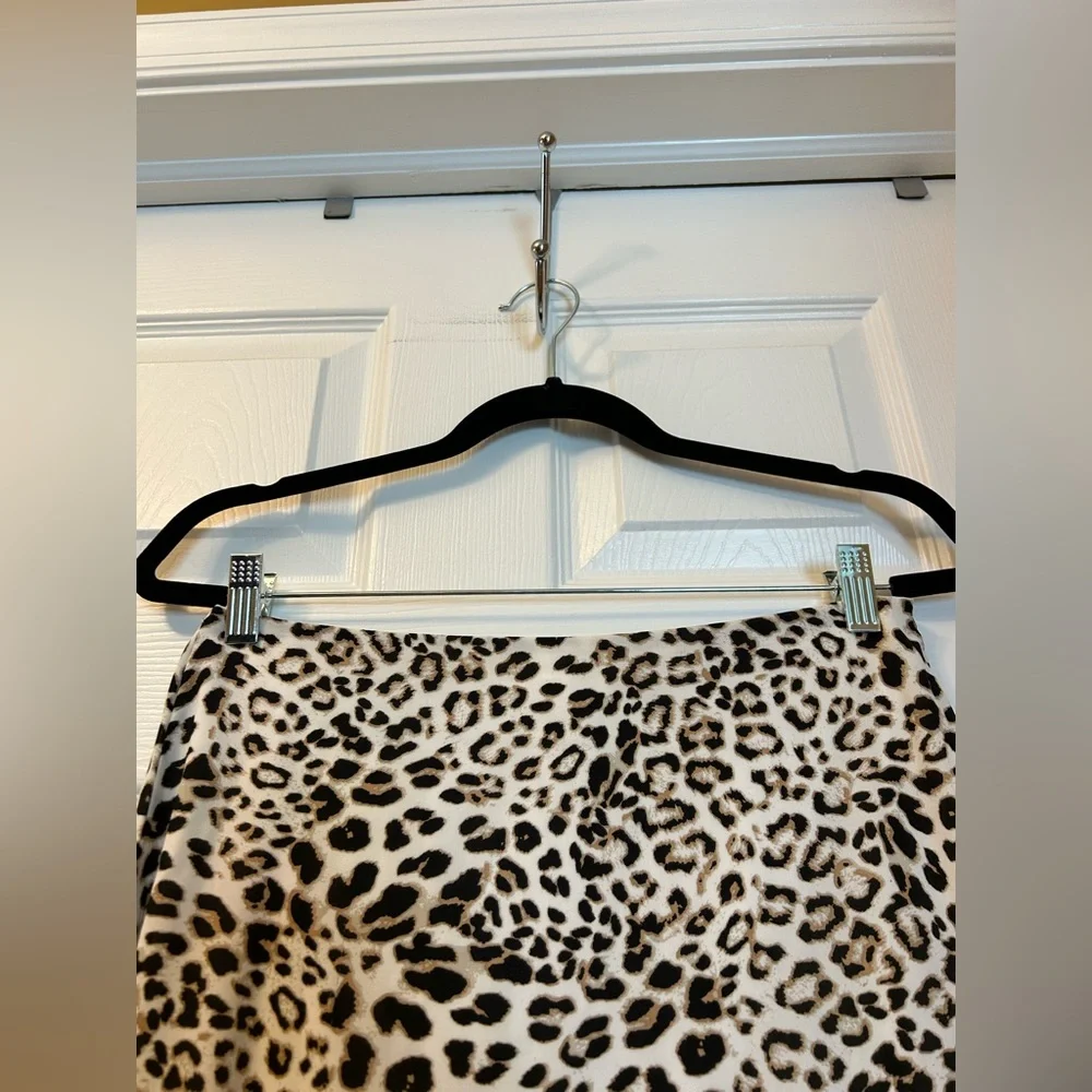 Leopard Print Flow Hem Skirt - Picture 5 of 10